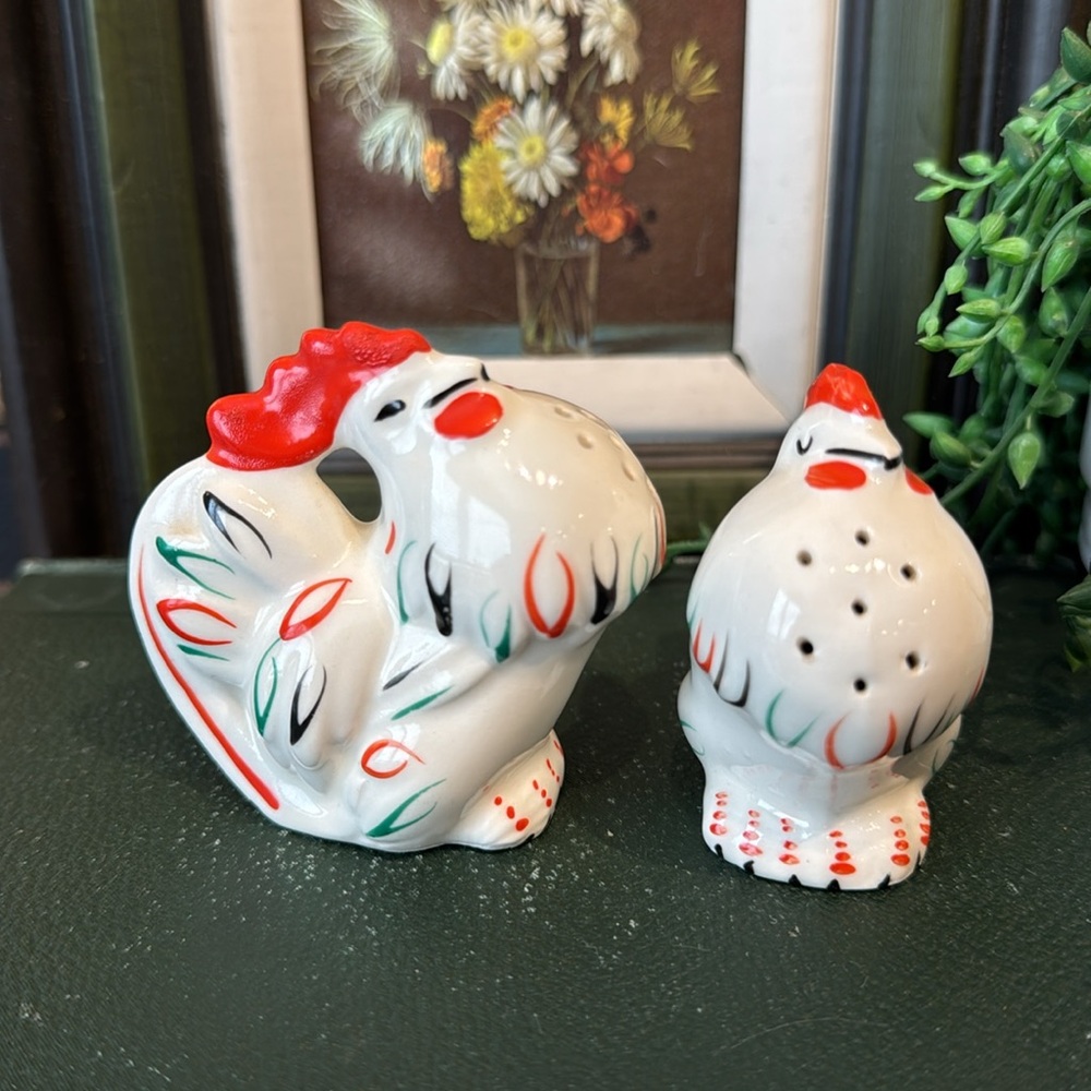 Vintage salt and pepper shakers - Picture 4 of 7